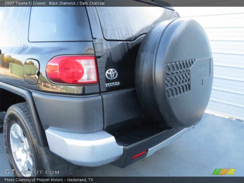 Black Diamond / Dark Charcoal 2007 Toyota FJ Cruiser