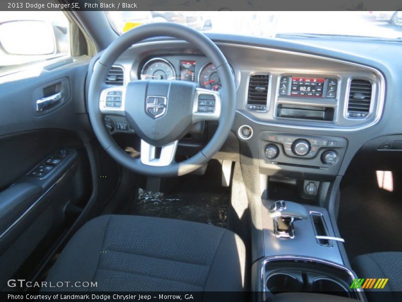 Pitch Black / Black 2013 Dodge Charger SE