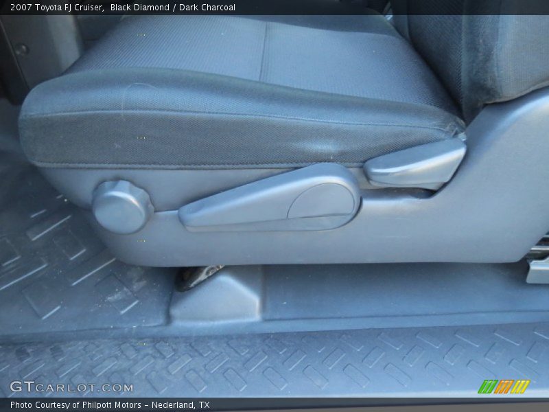 Black Diamond / Dark Charcoal 2007 Toyota FJ Cruiser