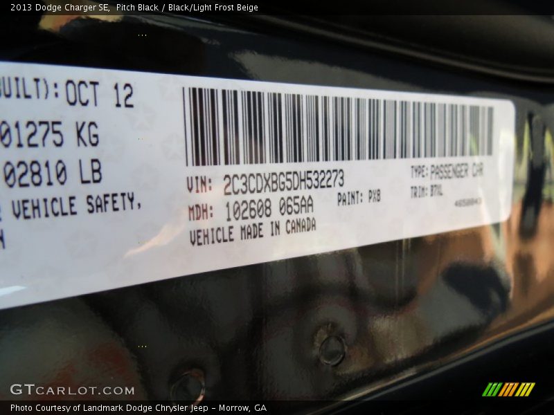 Pitch Black / Black/Light Frost Beige 2013 Dodge Charger SE