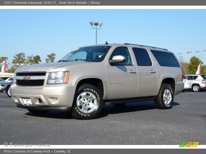 Front 3/4 View of 2007 Suburban 1500 LT