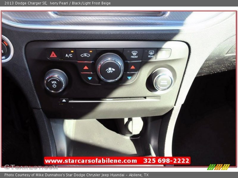 Ivory Pearl / Black/Light Frost Beige 2013 Dodge Charger SE