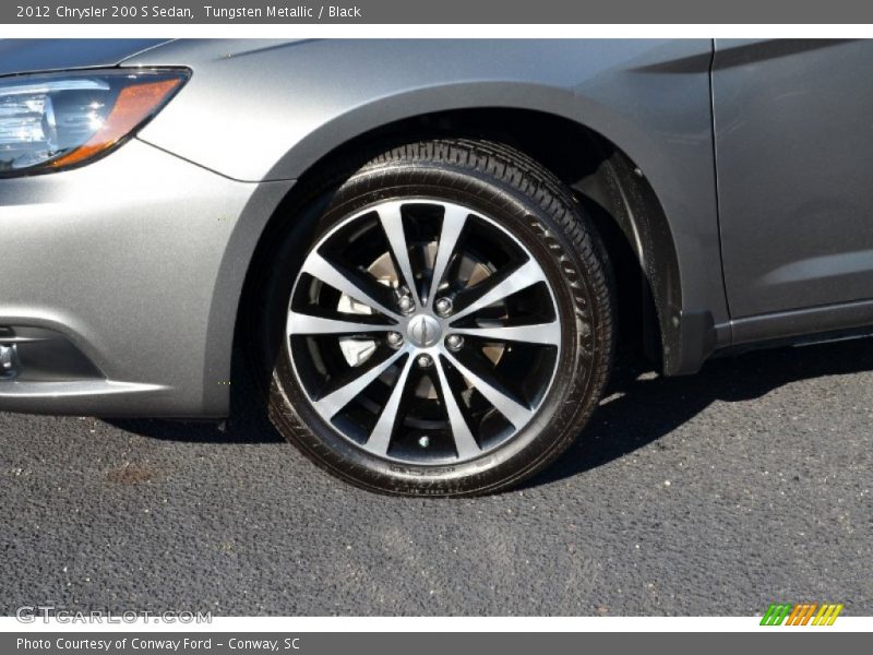  2012 200 S Sedan Wheel