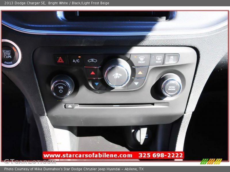 Bright White / Black/Light Frost Beige 2013 Dodge Charger SE