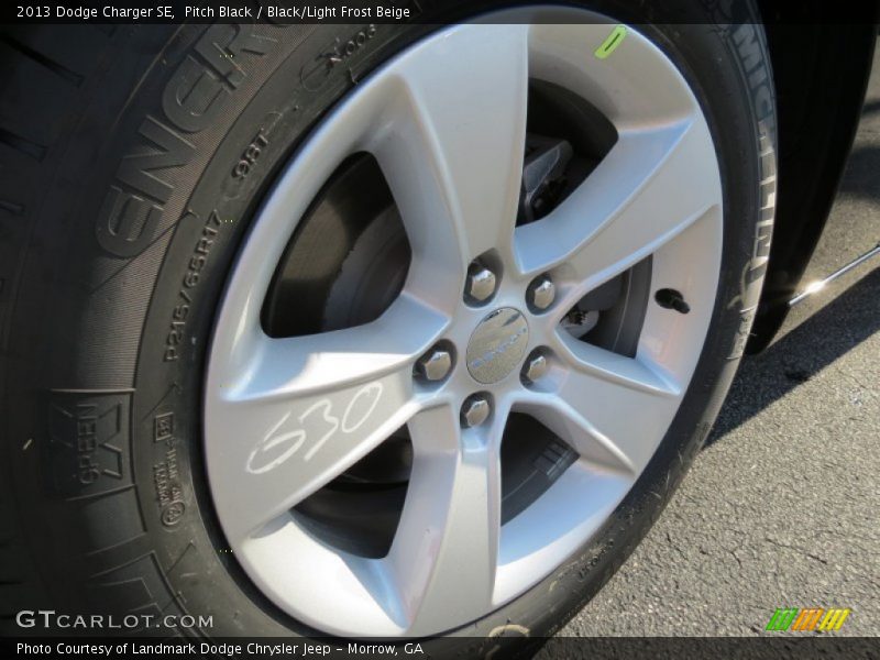 Pitch Black / Black/Light Frost Beige 2013 Dodge Charger SE