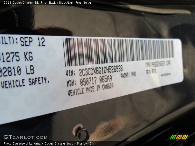 Pitch Black / Black/Light Frost Beige 2013 Dodge Charger SE