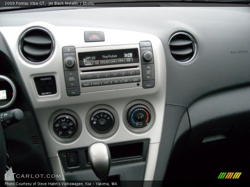 Jet Black Metallic / Ebony 2009 Pontiac Vibe GT