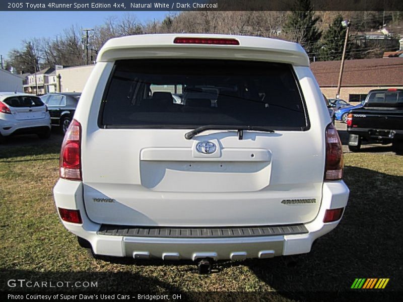 Natural White / Dark Charcoal 2005 Toyota 4Runner Sport Edition 4x4