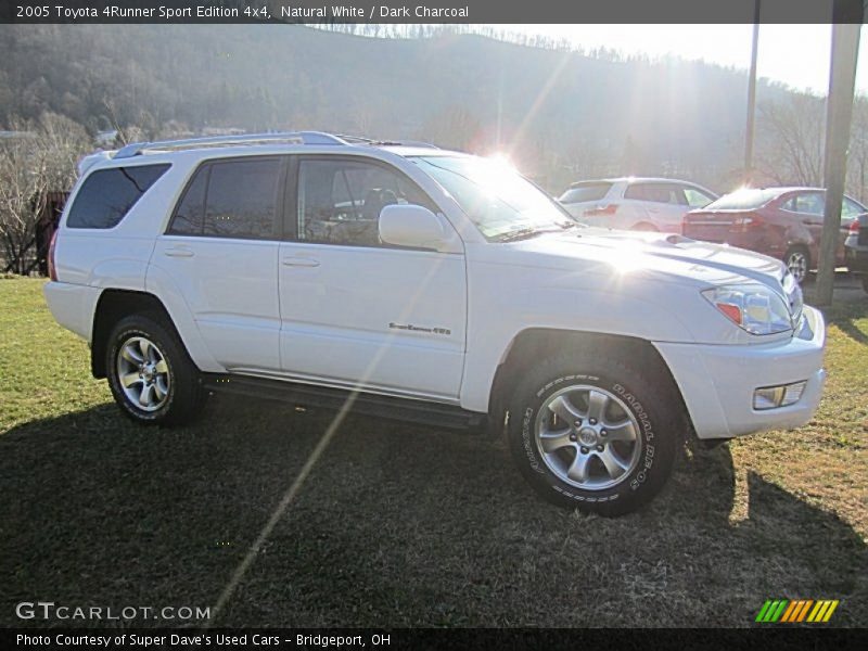 Natural White / Dark Charcoal 2005 Toyota 4Runner Sport Edition 4x4