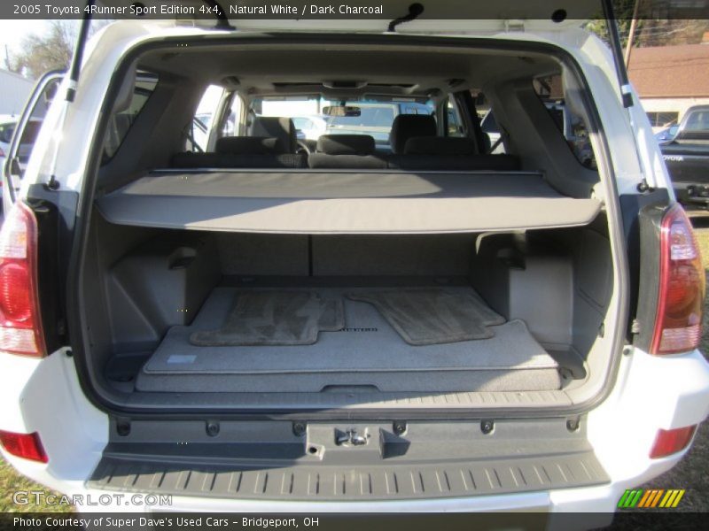 Natural White / Dark Charcoal 2005 Toyota 4Runner Sport Edition 4x4