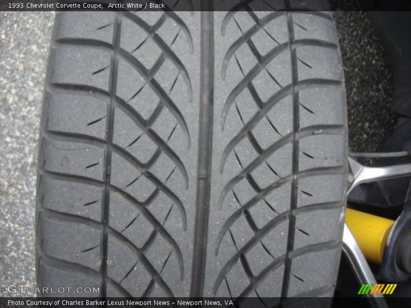 Arctic White / Black 1993 Chevrolet Corvette Coupe
