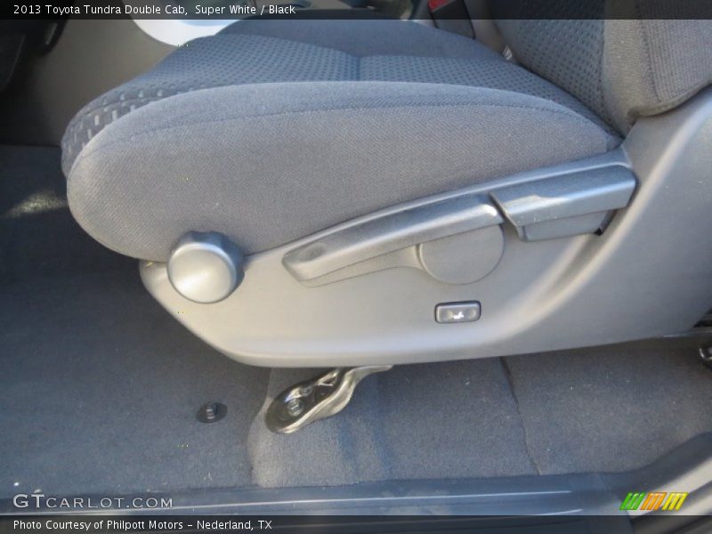 Super White / Black 2013 Toyota Tundra Double Cab