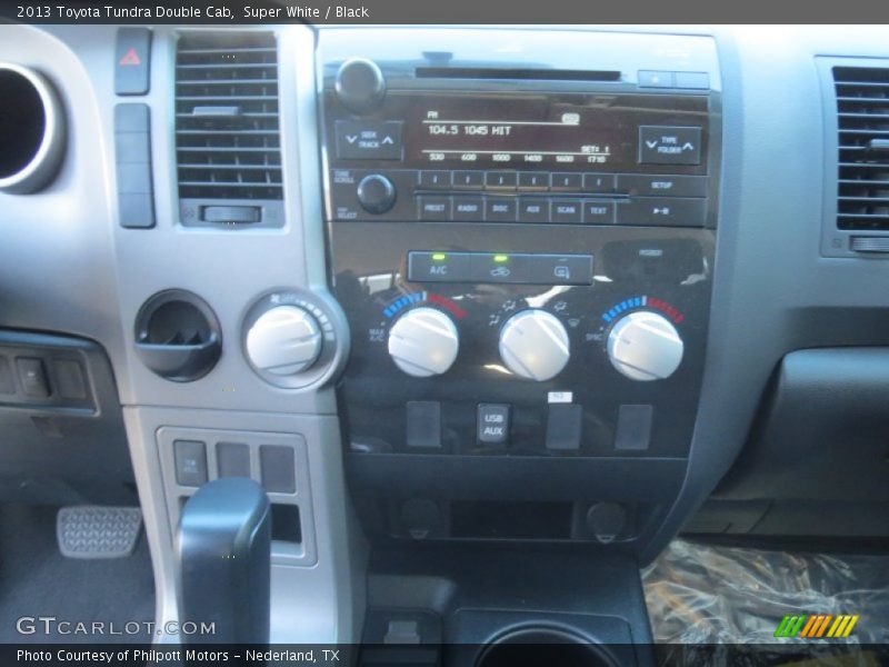 Super White / Black 2013 Toyota Tundra Double Cab