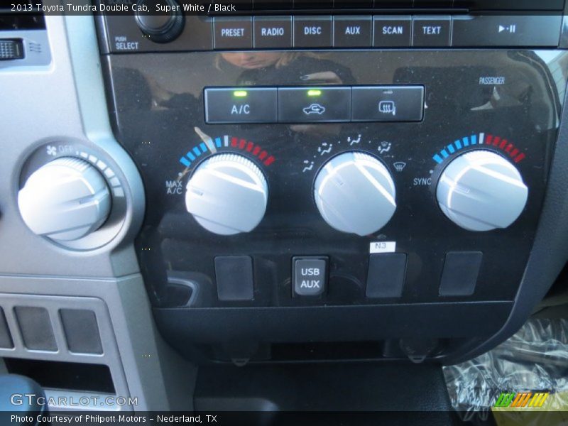 Super White / Black 2013 Toyota Tundra Double Cab