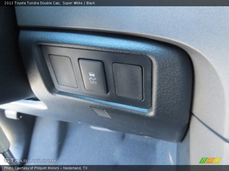 Super White / Black 2013 Toyota Tundra Double Cab