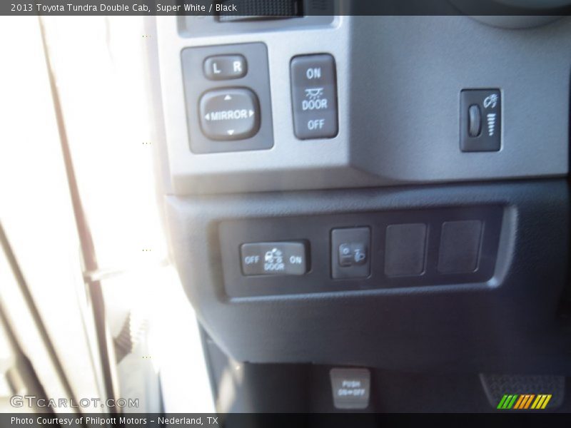 Super White / Black 2013 Toyota Tundra Double Cab
