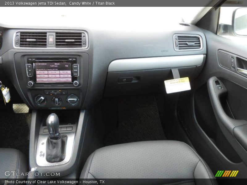 Candy White / Titan Black 2013 Volkswagen Jetta TDI Sedan