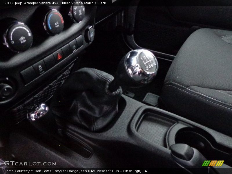  2013 Wrangler Sahara 4x4 6 Speed Manual Shifter
