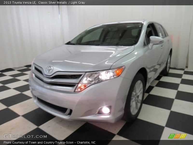 Classic Silver Metallic / Light Gray 2013 Toyota Venza LE