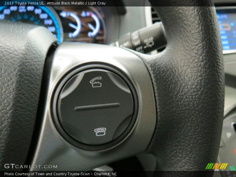 Attitude Black Metallic / Light Gray 2013 Toyota Venza LE