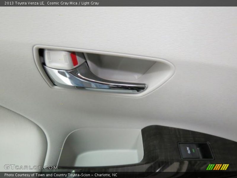 Cosmic Gray Mica / Light Gray 2013 Toyota Venza LE