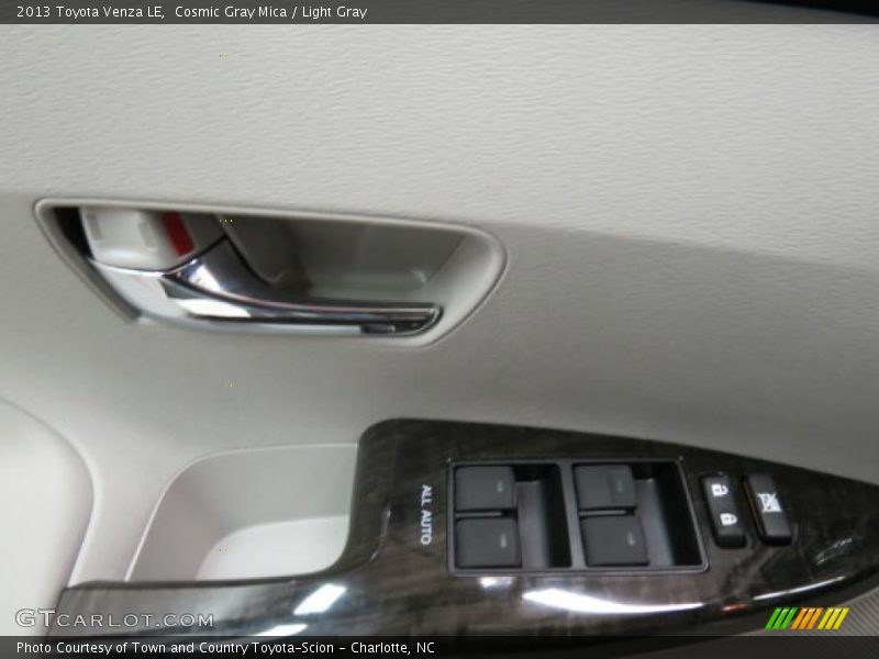 Cosmic Gray Mica / Light Gray 2013 Toyota Venza LE