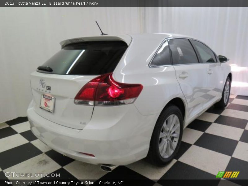 Blizzard White Pearl / Ivory 2013 Toyota Venza LE