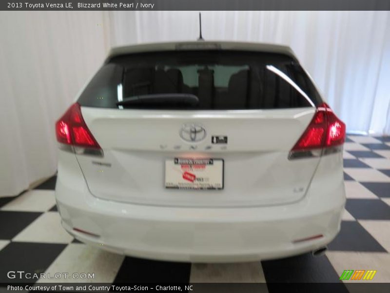 Blizzard White Pearl / Ivory 2013 Toyota Venza LE