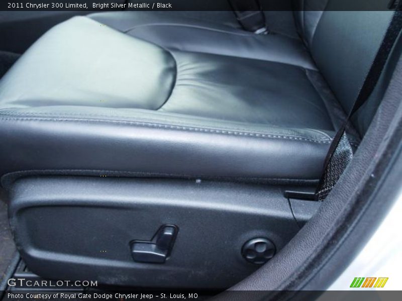 Bright Silver Metallic / Black 2011 Chrysler 300 Limited