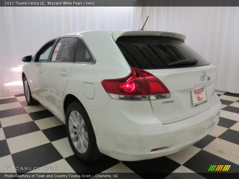 Blizzard White Pearl / Ivory 2013 Toyota Venza LE