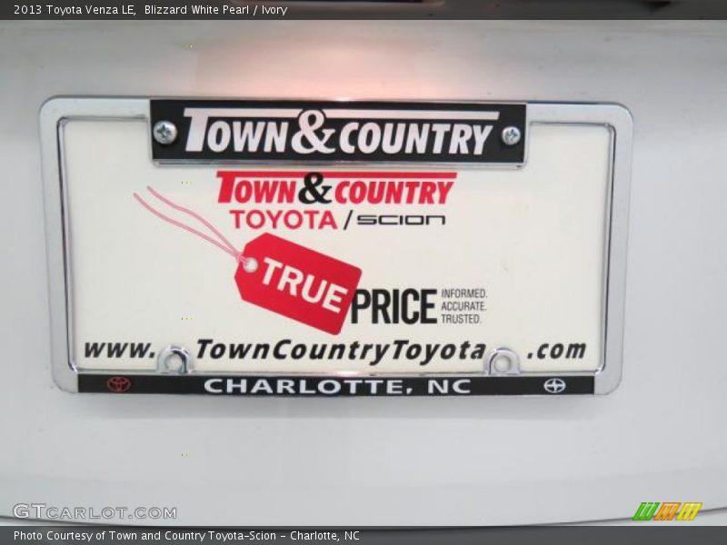 Blizzard White Pearl / Ivory 2013 Toyota Venza LE