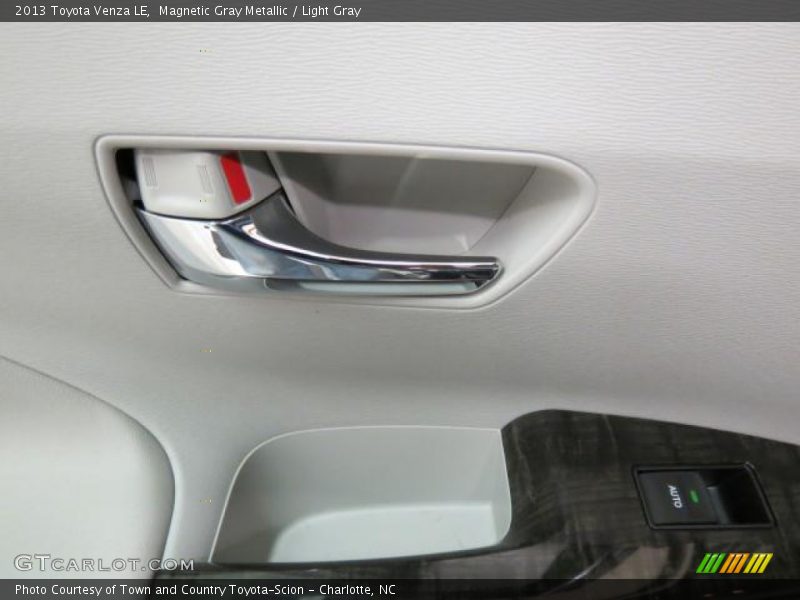 Magnetic Gray Metallic / Light Gray 2013 Toyota Venza LE