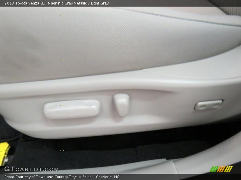 Magnetic Gray Metallic / Light Gray 2013 Toyota Venza LE
