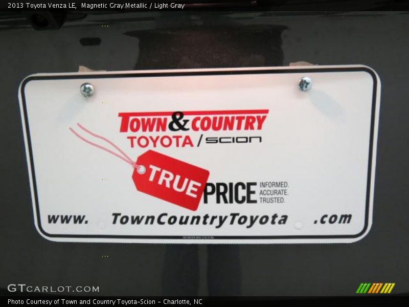 Magnetic Gray Metallic / Light Gray 2013 Toyota Venza LE