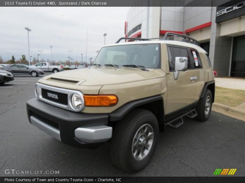 Front 3/4 View of 2013 FJ Cruiser 4WD