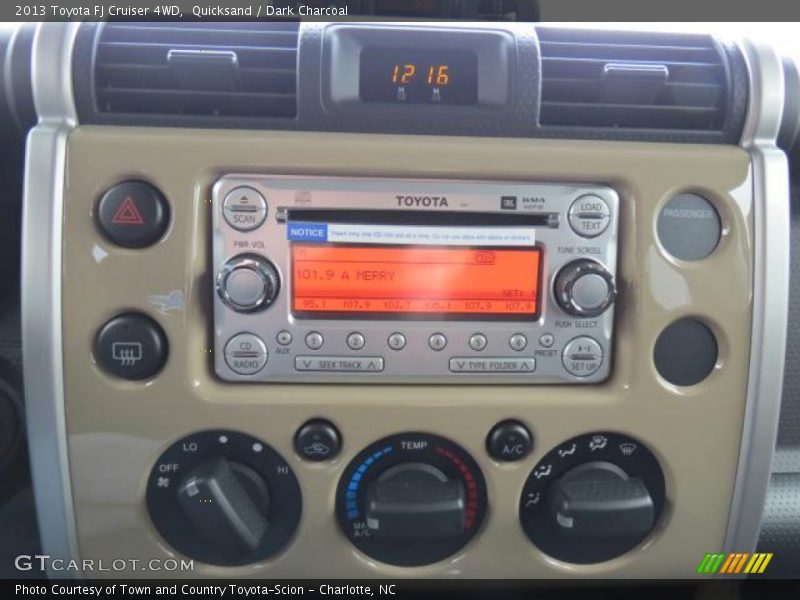Audio System of 2013 FJ Cruiser 4WD