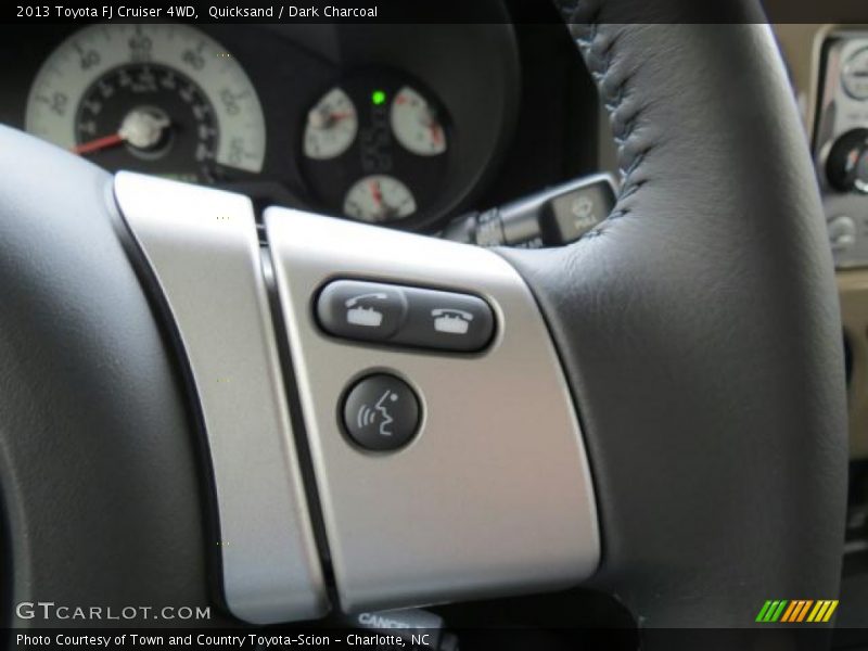 Controls of 2013 FJ Cruiser 4WD