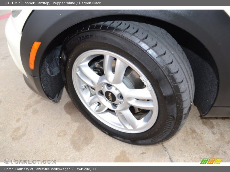 Pepper White / Carbon Black 2011 Mini Cooper Hardtop