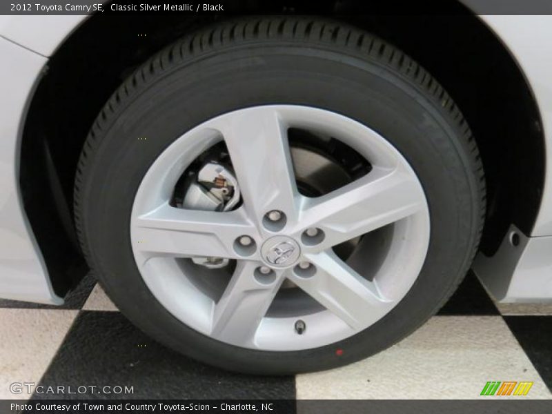 Classic Silver Metallic / Black 2012 Toyota Camry SE