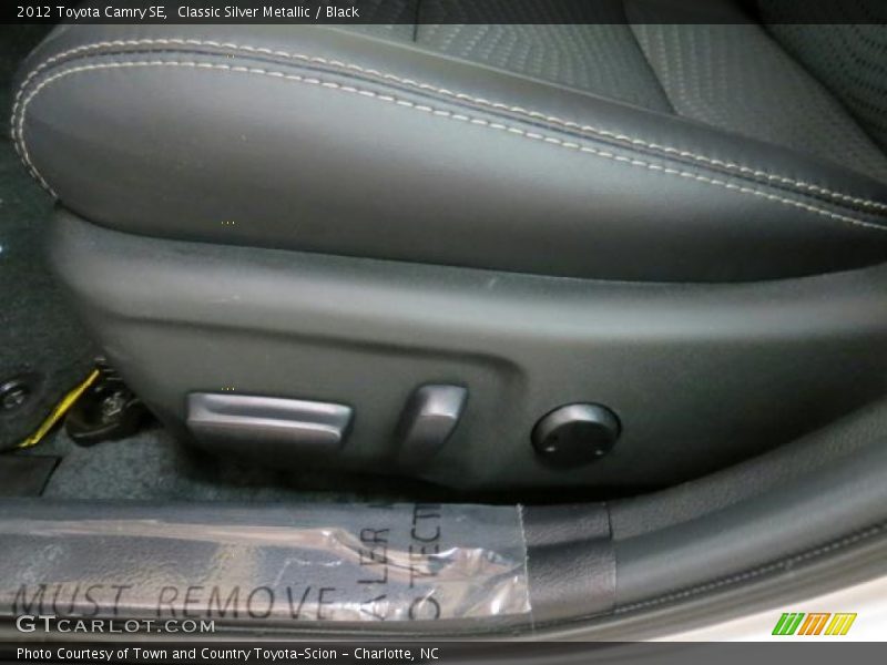 Classic Silver Metallic / Black 2012 Toyota Camry SE
