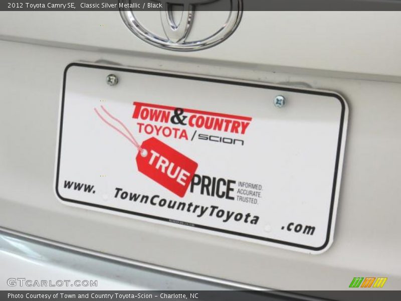 Classic Silver Metallic / Black 2012 Toyota Camry SE