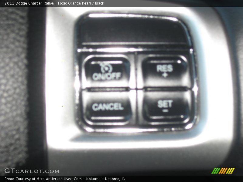 Toxic Orange Pearl / Black 2011 Dodge Charger Rallye