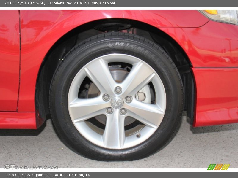 Barcelona Red Metallic / Dark Charcoal 2011 Toyota Camry SE