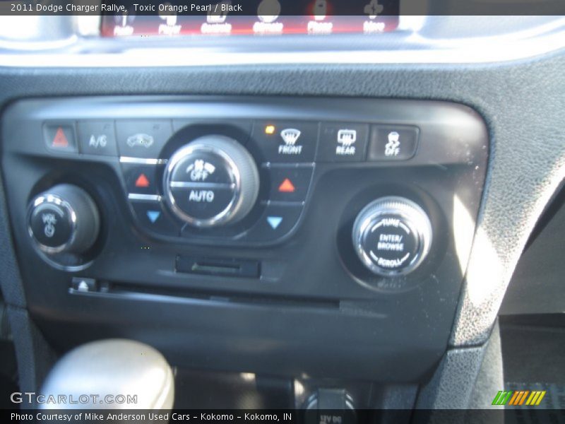Toxic Orange Pearl / Black 2011 Dodge Charger Rallye