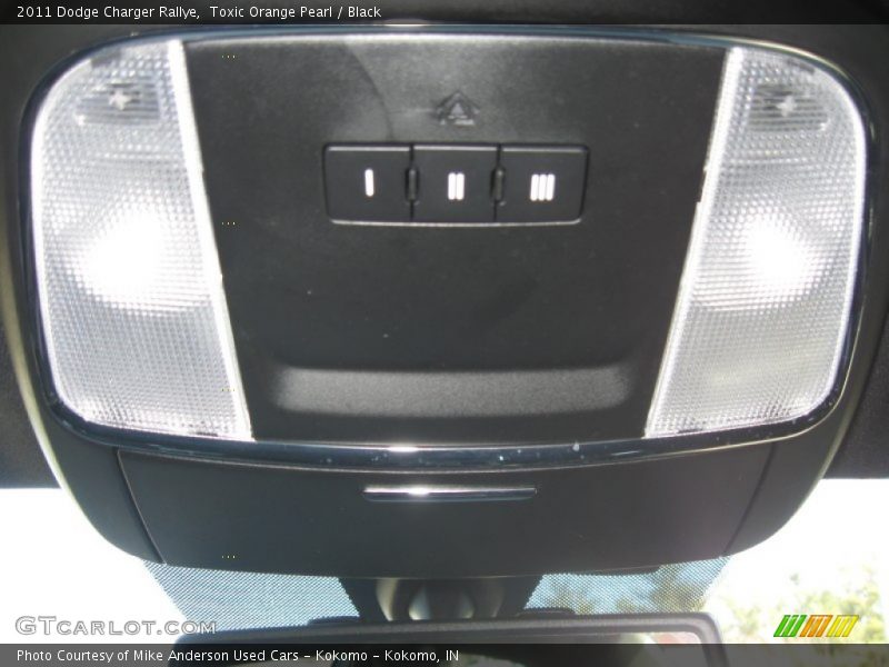 Toxic Orange Pearl / Black 2011 Dodge Charger Rallye
