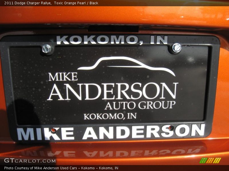 Toxic Orange Pearl / Black 2011 Dodge Charger Rallye
