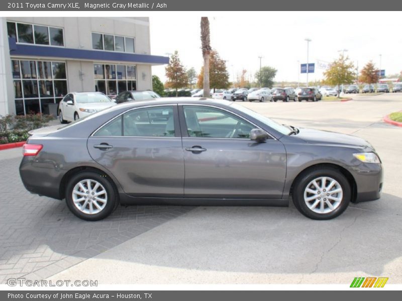 Magnetic Gray Metallic / Ash 2011 Toyota Camry XLE