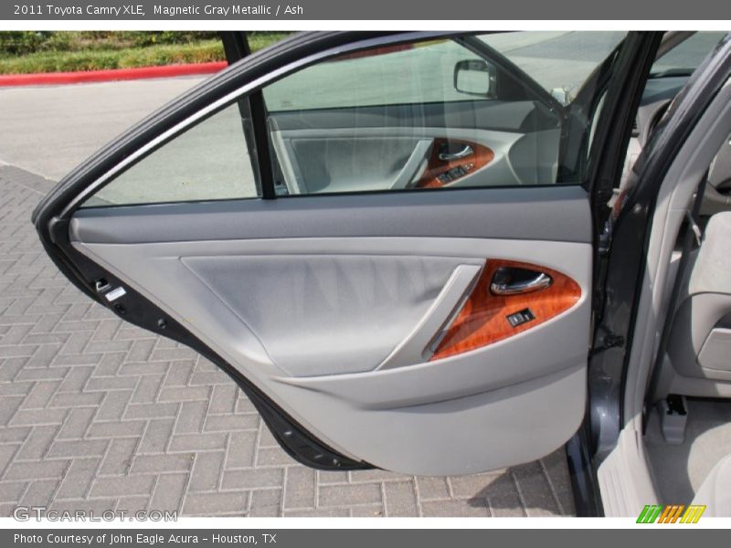 Magnetic Gray Metallic / Ash 2011 Toyota Camry XLE