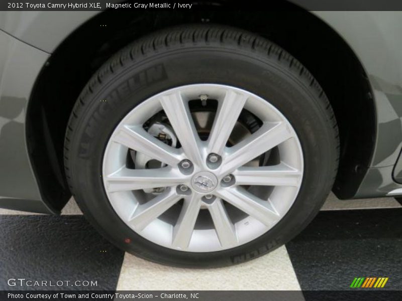 Magnetic Gray Metallic / Ivory 2012 Toyota Camry Hybrid XLE