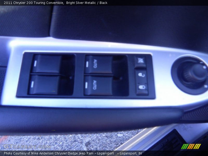 Bright Silver Metallic / Black 2011 Chrysler 200 Touring Convertible